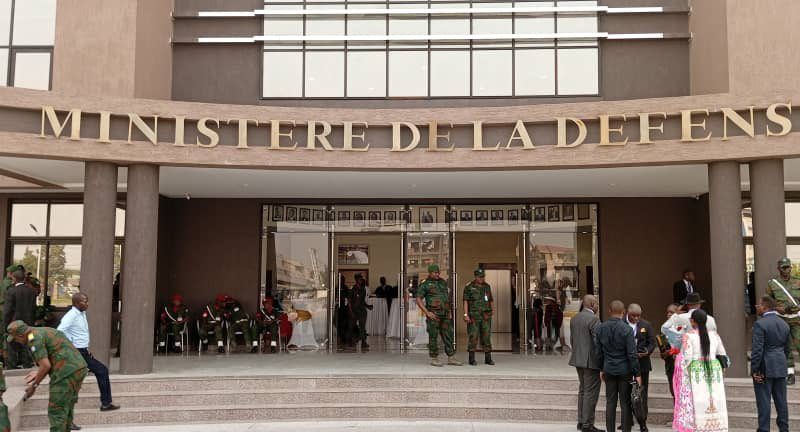 Guerres dans l’Est de la RDC : « Nos forces de défense et de sécurité restent engagées, plus déterminées que jamais à pacifier cette partie du pays et à préserver l’intégrité du territoire national » (Guy Kabombo Mwadiamvita)