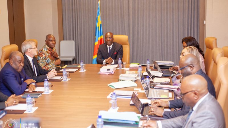 RDC : Jean Lucien Bussa initie des consultations visant à améliorer la gouvernance des entreprises de l’État