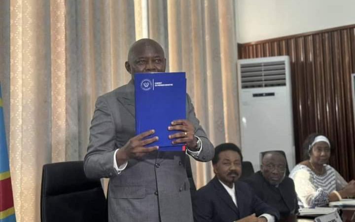 RDC: Le gouvernement Suminwa vers son installation, son programme vient d’être déposé ce samedi auprès du président de la chambre basse Vital Kamerhe