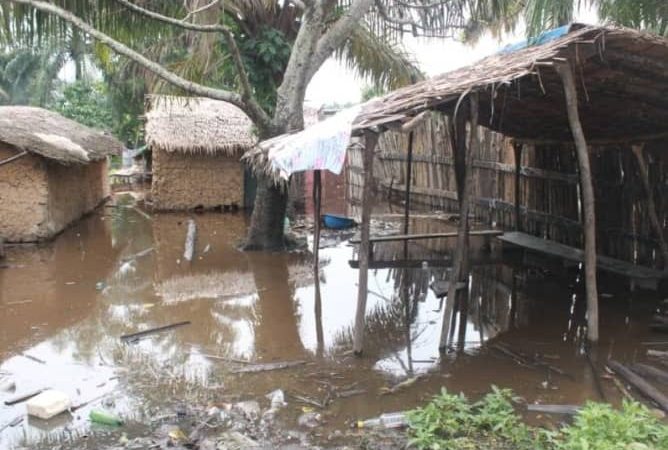 Société/Kwilu : plus de 200 déplacés demeurent dans une situation misérable accablante depuis les inondations terrifiantes à Dima Lumbu à 20 km de Bandundu-ville