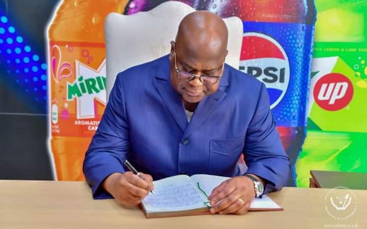 RDC: Félix Tshisekedi inaugure l’usine Varun Beverage qui produit la boisson Pepsi à Kinshasa